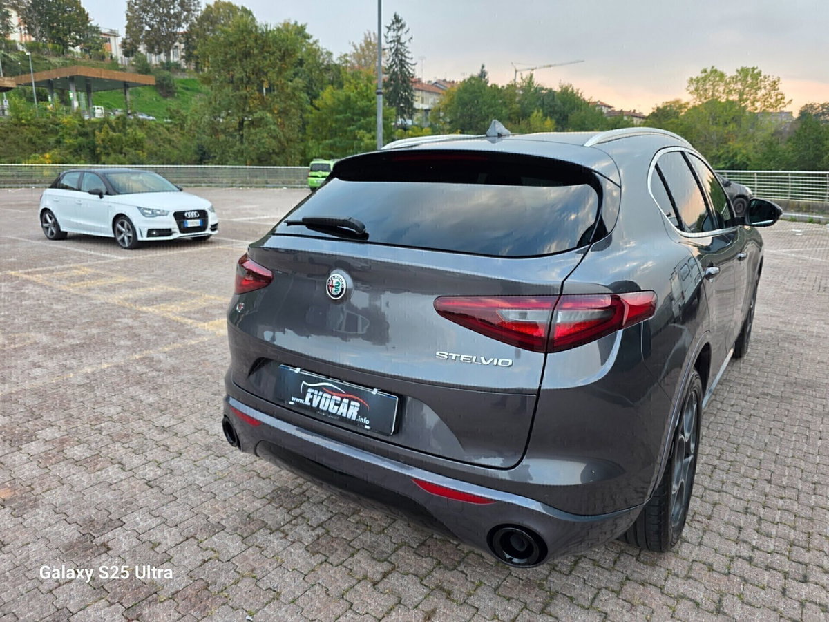 Alfa Romeo Stelvio Stelvio 2.2 Turbodiesel 210 CV AT8 Q4 6C Villa D'este (12)